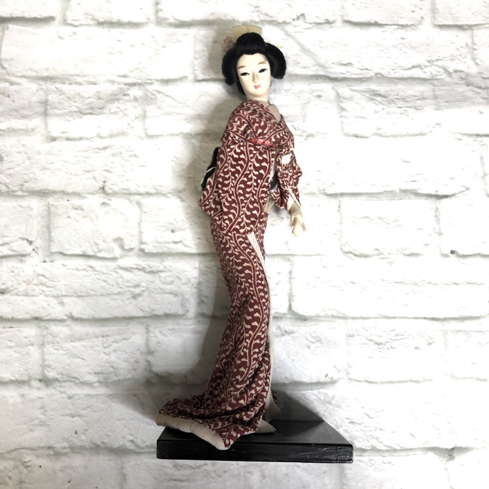 Japanese Geisha traditional vintage doll figurine